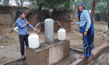 चंबल की पाइप लाइन मे हो रहे अवैध कनेक्शनों को लेकर एसडीएम को सौपा ज्ञापन