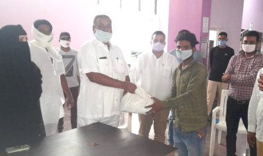 कुपोषित बच्चों को पोष्टिक आहार किट किए वितरित