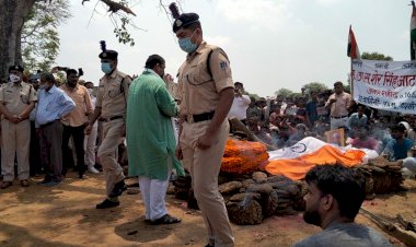 जब सूरज चांद रहेगा,शेरसिह तेरा नाम रहेगा जैसे गगनभेदी नाराे से सूबेदार काे सैनिक सम्मान दी सलामी, ज्येष्ठ पुत्र हितेश ने दी मुखाग्नि