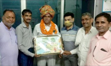 किशनगढ़बास नगर पालिका में मनोनीत पार्षद धीरुभाई का वार्ड वासियों ने किया स्वागत