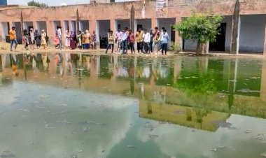 एक वर्ष पूर्व रामगढ़ में शुरू हुआ सरकारी कॉलेज परिसर में सुविधाओं का अभाव, छात्रों ने किया प्रदर्शन