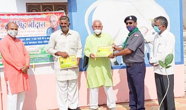 हरित ऋषि डाॅ. हरिसिंह ने जन्मदिन पर पौधारोपण कर कोरोना संक्रमण से अनाथ हुए बच्चों की शिक्षा की जिम्मेदारी