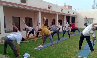 भाजपा मण्डल गोविंदगढ़ के द्वारा  हर्ष T T कॉलेज में योग शिविर का किया आयोजन
