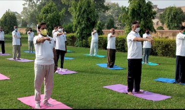 जलमहल में मनाया गया अंतरराष्ट्रीय योग दिवस