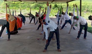 अंतरराष्ट्रीय योग दिवस पर भाजपा कार्यकर्ताओं ने किया योग