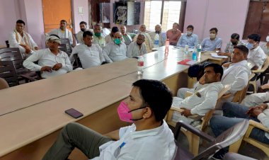 शत प्रतिशत  वैक्सीनेशन की मुहिम में सरपंच अपने दायित्व का निर्वाह पूरी जिम्मेदारी से निभाए - हेमंत