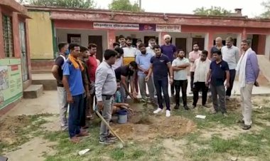 संतोष देवी चैरिटेबल ट्रस्ट जखराना ने वृक्षारोपण कार्यक्रम के तीसरे चरण में आज विभिन्न पंचायतों में 700 पेडो का किया वितरण