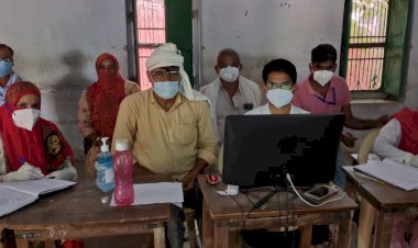 ग्राम पंचायत मैनपुरा में युवा वर्ग के लिए लगाया कोरोना वैक्सीनेशन शिविर ,वैक्सीन लगवाने के लिए युवाओं की उमड़ी भीड़