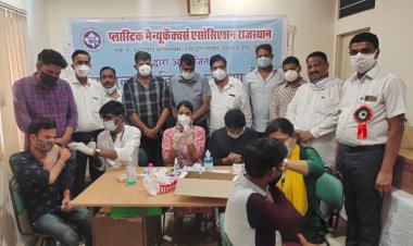 मैन्युफैक्चरिंग एसोसिएशन एवं राजस्थान नर्सेज एसोसिएशन में आयोजित वैक्सीनेशन कैंप ...डॉ.राजपाल शर्मा