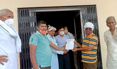 जलभराव की समस्या को लेकर बहज के बाशिंदों ने उप खंड कार्यालय पर धरना प्रदर्शन कर दिया एसडीएम को ज्ञापन