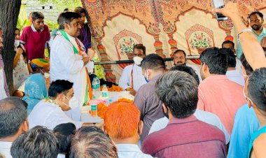 कांग्रेस के राष्ट्रीय सचिव ने पीड़ित परिवारों को दिया पुर्नवास का आश्वासन