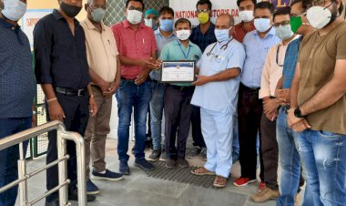 लायंस व लियो क्लब खैरथल ने मनाया डाक्टर्स और सीए डे