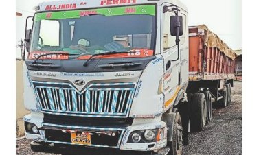 ट्रेलर चालक ने आरटीओ कर्मियों को कुचलने की कोशिश की, बाल बाल बचे