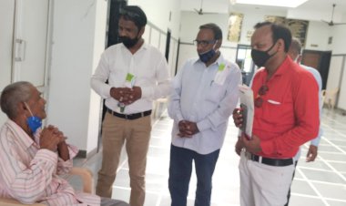 वृध्द आश्रम में जाने हाल हर सम्भव सहयोग का दिया भरोसा