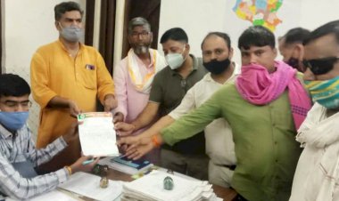 माह मे चार दिन फिर भी खारा पानी समय पर नही, भाजपा कार्यकर्ताओ ने समाधान नही होने पर आन्दोलन की चेतावानी दी