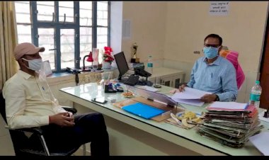 जिला कलेक्टर ने कठुमर उपखंड कार्यालय का किया निरीक्षण