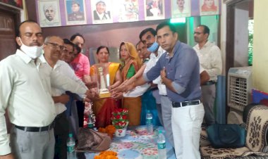 प्रिंसिपल के जिला शिक्षा अधिकारी बनने पर निजी शिक्षण संस्थान संघ बर्डोद ने किया सम्मान