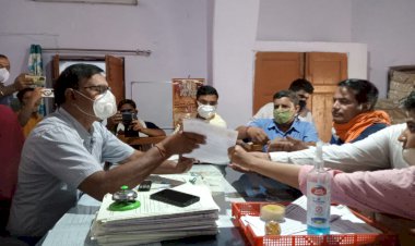 विप्र परशुराम शक्ति संगठन प्रवक्ता शिवानी शर्मा के नेतृत्व में महामहिम राज्यपाल एवं मुख्यमंत्री के नाम तसीलदार रोहिताश पारीक को सौंपा ज्ञापन