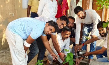 पौधारोपण कर मनाई डॉ श्यामा प्रसाद मुखर्जी की जन्मजयंती