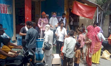 कोटकासिम सरपंच महावीर आचार्य ने गोवंशो को चारा खिला व मरीजों को फल बांट अनोखे अंदाज में मनाया जन्मदिन