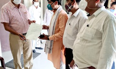 समस्तलाब की सफाई को लेकर एडीएम को सौपा ज्ञापन