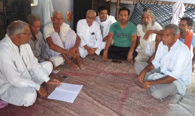 पचलगी की ओम शिव गौशाला में  विचार विमर्श कर बैठक में कार्यकर्ताओं ने लिए प्रस्ताव