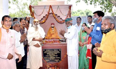 कांवट सैन मंदिर में स्थापित कराई संत शिरोमणि सैन महाराज की प्रतिमा