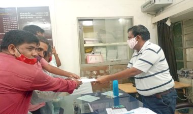 कम बोल्टेज और अघोषित विद्युत कटौती से परेशान पुर वासियों ने विधुत विभाग के अधिकारियों को सौंपा ज्ञापन, आंदोलन की दी चेतावनी