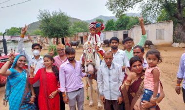 उदयपुरवाटी में लाड़ो की घोड़ी पर बैठाकर निकली बिन्दोरी