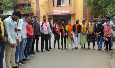 कृष्णा वाल्मीकि को न्याय दिलाने की मांग को लेकर मुख्यमंत्री के नाम सौंपा ज्ञापन