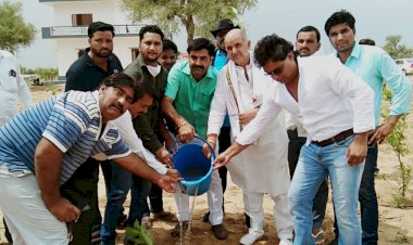 नवलगढ़ प्रधान दिनेश सुंडा के अभियान से मिली प्रेरणा 15000 पौधे लगवाएंगे प्रवासी, बीदसर गांव से किया शुभारंभ