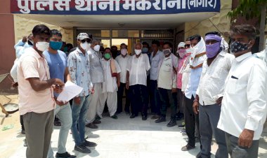 तुरतफुरत माता मंदिर की सुरक्षा को लेकर जिला कलेक्टर के नाम तहसीलदार व थानाधिकारी को सौंपा ज्ञापन