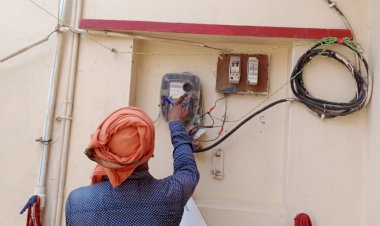 विद्युत चोरी करते पांच पकडे, डेढ़ लाख रुपये का लगाया जुर्माना