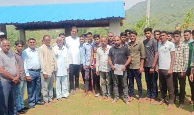 बजावा में रनिंग ट्रेक बनवाने को लेकर विधायक गुढा से मिले ग्रामीण, शीघ्र रनिंग ट्रेक बनवाने का दिया आश्वासन