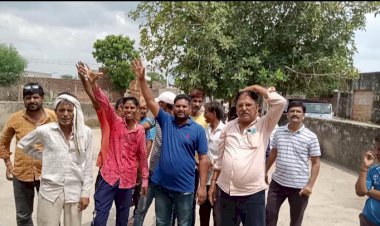 चम्बल पेयजल योजना के तहत कनेक्शन के नाम पर पैसे हडपने का लगाया आरोप