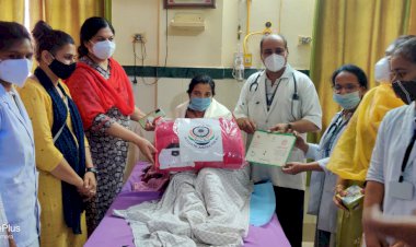 वेब अन्तर्राष्ट्रीय न्याय दिवस के अवसर पर बेटियों को जन्म देने वाली प्रसूता महिलाओं का किया सम्मान