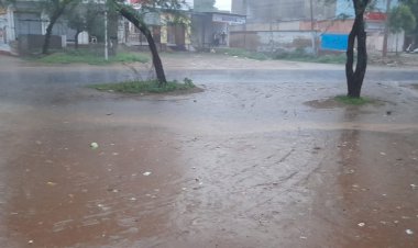 मानसून ने दी दस्तक हुई जमकर बारिश सोडावास की सड़कें हुई पानी से लबालब, गर्मी से मिली राहत