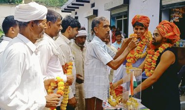 नव चयनित आरएएस दलीप का ग्रामीणों ने किया स्वागत