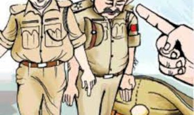 नीमराना में पुलिसकर्मियों द्वारा फ्री शराब लेने का वीडियो हो रहा वायरल, दो लाईन हाजिर