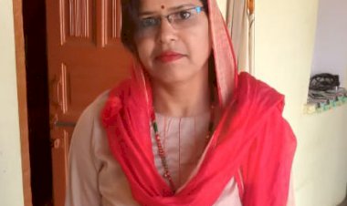 राजवाड़ा ग्राम पंचायत में महिला सरपंच घोषणा पत्र पर उतर रही खरी