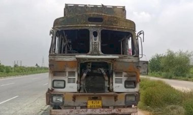 चलते ट्रक में अचानक से लगी आग, चालक गंभीर रूप से घायल कूदकर बचाई जान