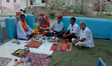 चंवरा के एक लिंग महादेव मंदिर में हुई शेषनाग व कलश स्थापना