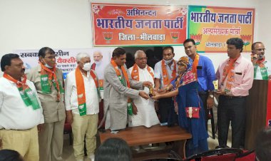 21-मेधावी छात्र-छात्राओं को अब्दुल कलाम अवार्ड से नवाजा गया