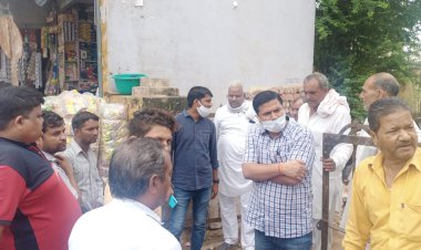 नालों में भरी गंदगी को देखते हुए नाराज हुए नपा अध्यक्ष, सफाई के दिए निर्देश