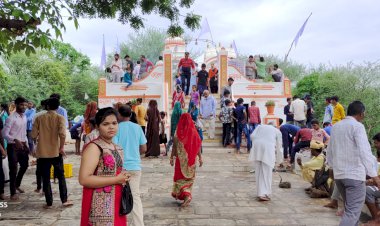 शेषजी की डूंगरी पर नाग पंचमी पर श्रद्धालुओं ने लगाई धोक, मांगी मन्नत