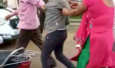 विवाहिता के साथ छेड़छाड़ करने पर लोगों ने ई लाइब्रेरी संचालक की धुनाई फिर किया पुलिस के हवाले