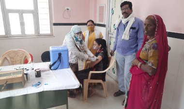कोरोना संक्रमण की संभावित तीसरी लहर की रोकथाम के लिए लगाईं कोरोना वैक्सीन