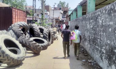 गोपाल सागर के रास्ते में किए गए अतिक्रमण से पर्यटको स्नान करने जाने वाले लोगों और राहगीरों को आवागमन में करना पड़ रहा मुश्किलों का सामना