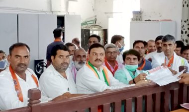 भाजपाइयों ने कांग्रेस सरकार के कुशासन अराजकता और भ्रष्टाचार के विरोध में सौपा ज्ञापन