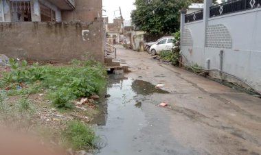 नगर-पालिका एवं ठेकेदारों की मनमानी के चलते खैरथल कस्बे के वार्ड नंबर18 में लगा गंदगी का ढेर